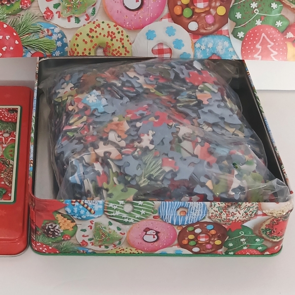 Christmas Donuts 1000-piece puzzle by Eurographics - Picture 4 of 4